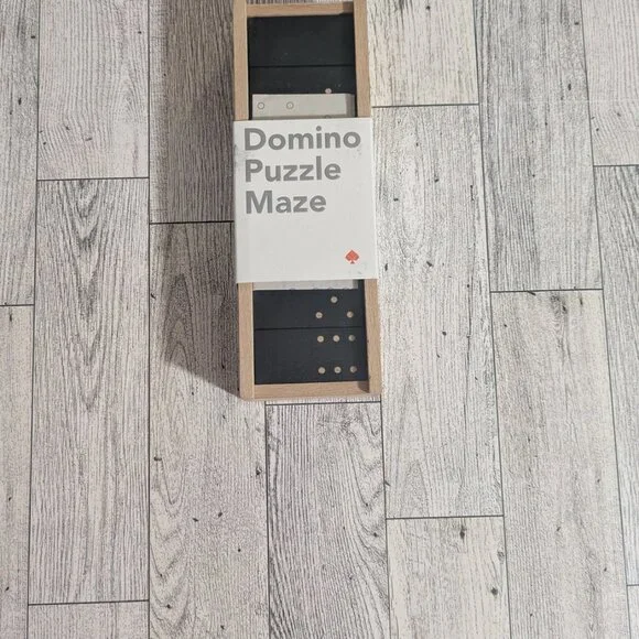 Art of Play: Domino Puzzle Maze - Picture 2 of 5